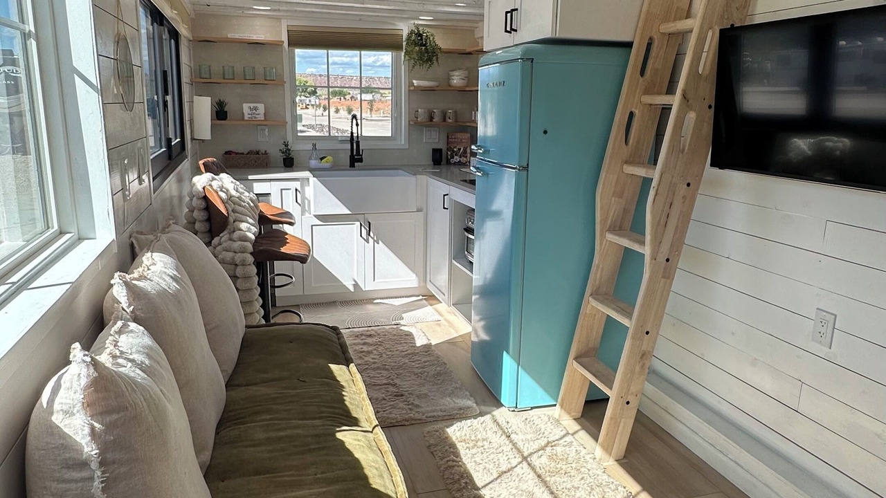 Photo of Livingroom in Apple Valley