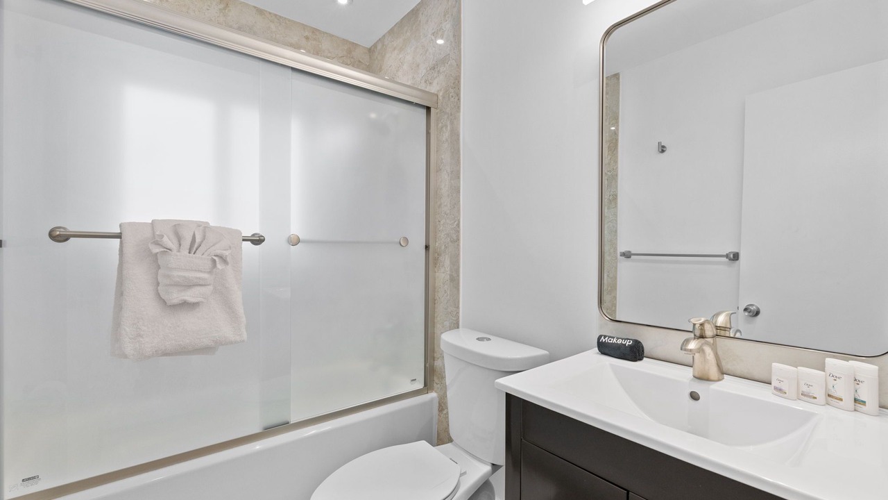 Photo of Bathroom in Royal Poinciana