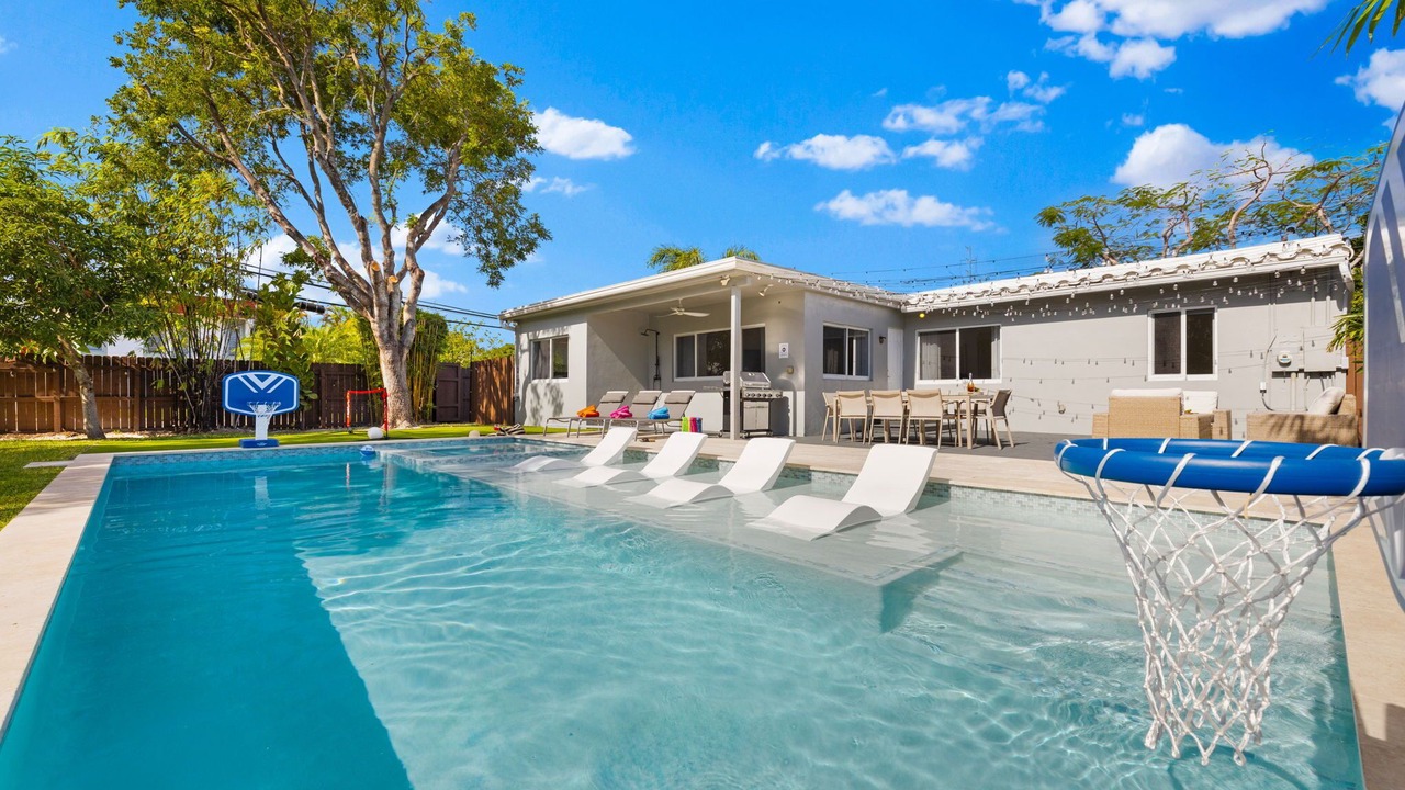 Photo of Outdoor in Royal Poinciana