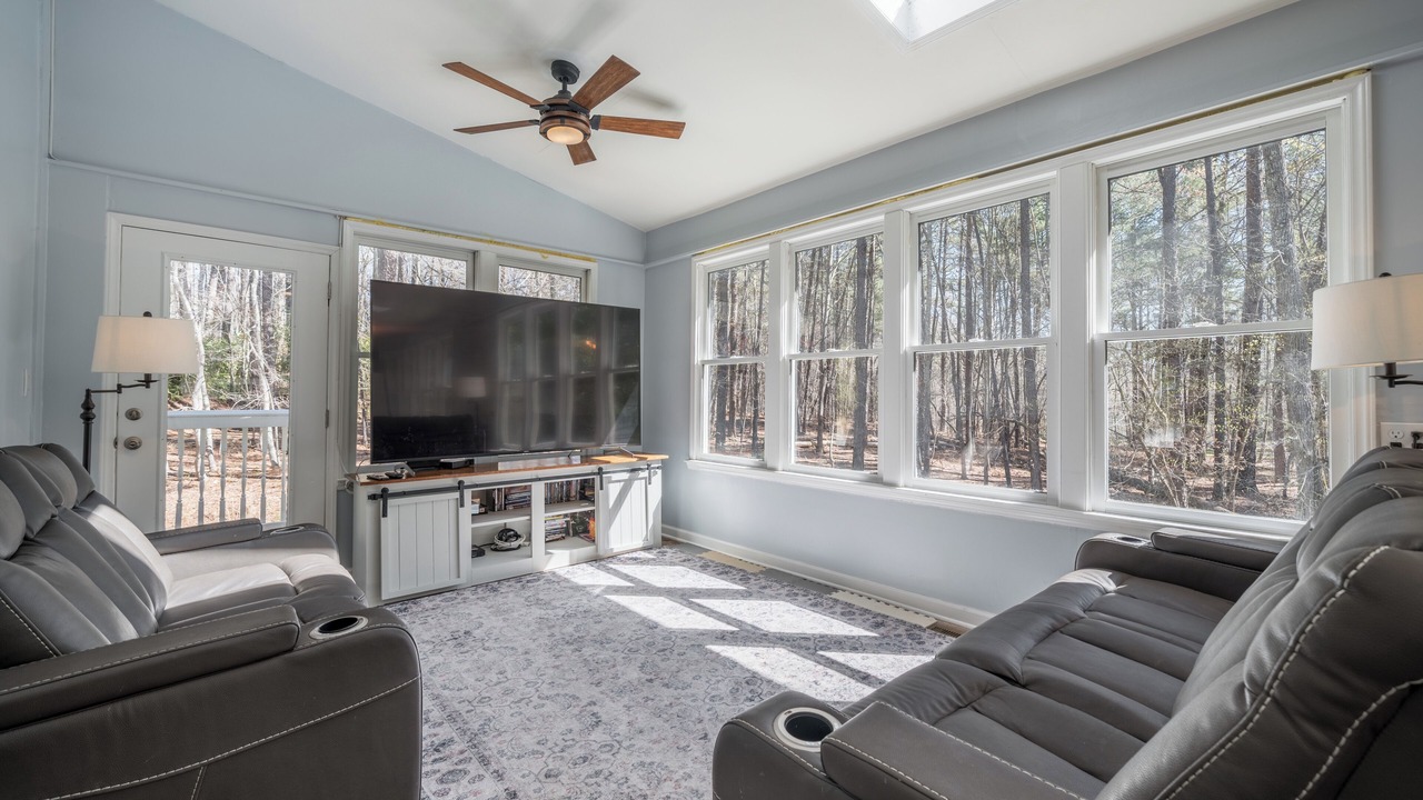 Photo of Livingroom in Chapel Hill