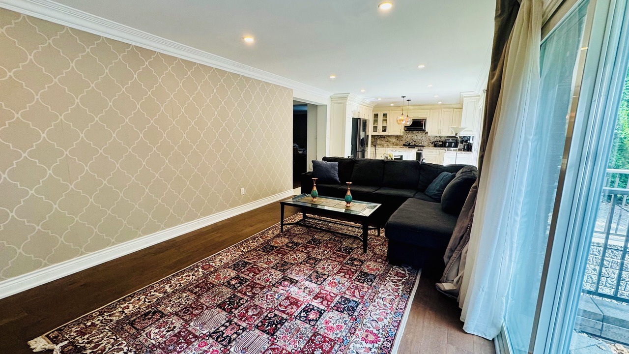 Photo of Livingroom in Newtonbrook