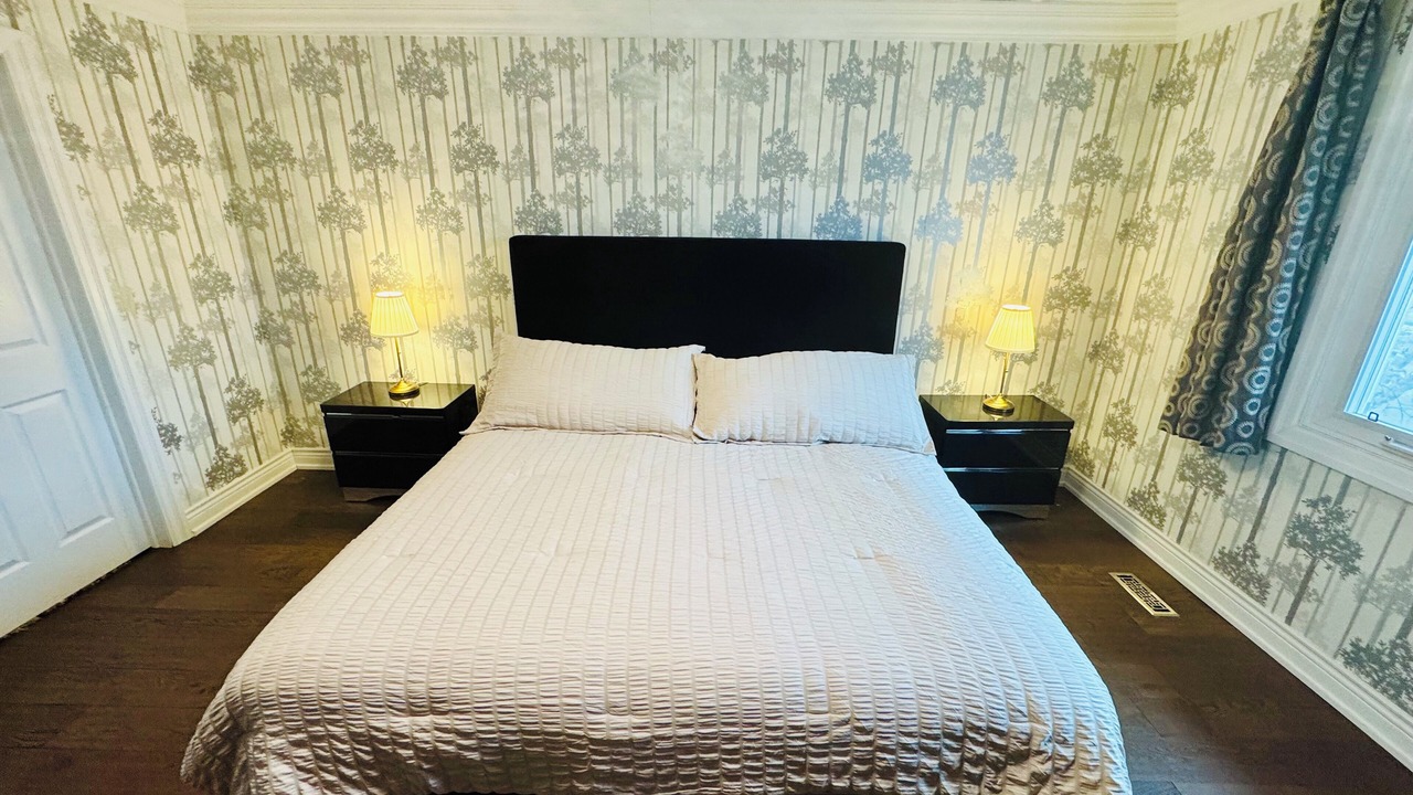 Photo of Bedroom in Newtonbrook