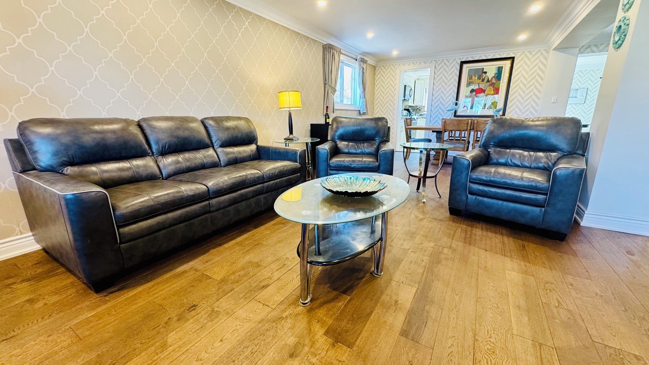 Photo of Livingroom in Newtonbrook