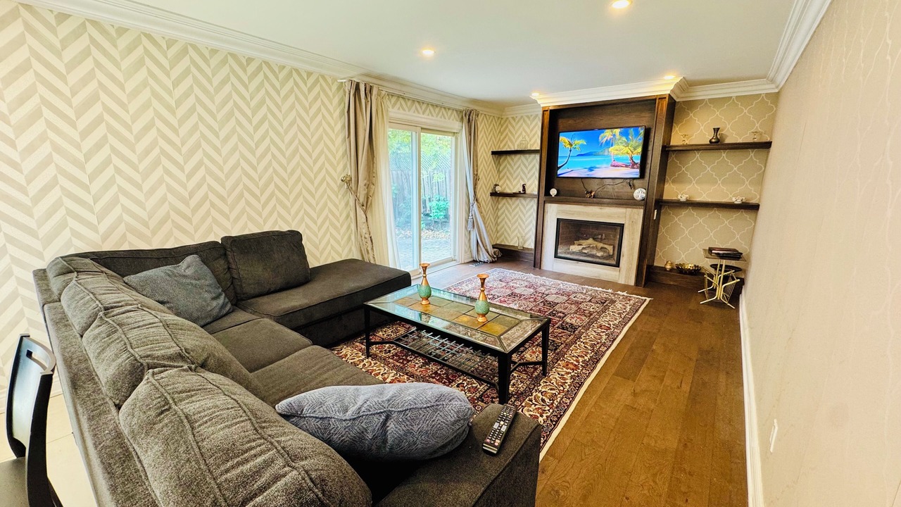 Photo of Livingroom in Newtonbrook