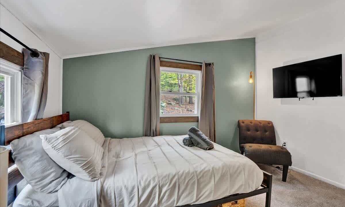Photo of Bedroom in Gouldsboro