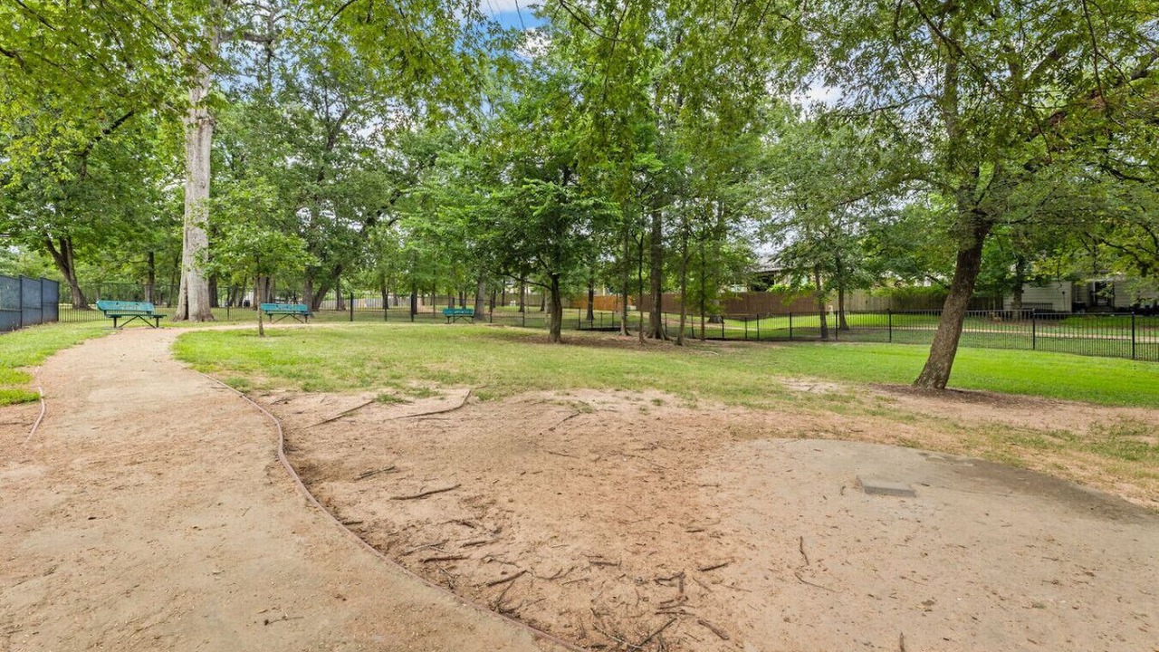 Photo of Outdoor in Walden on Lake Conroe