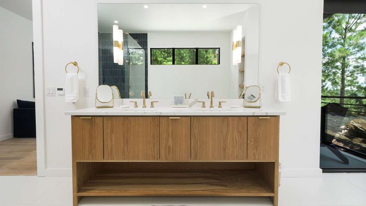 Photo of Bathroom in Broken Bow