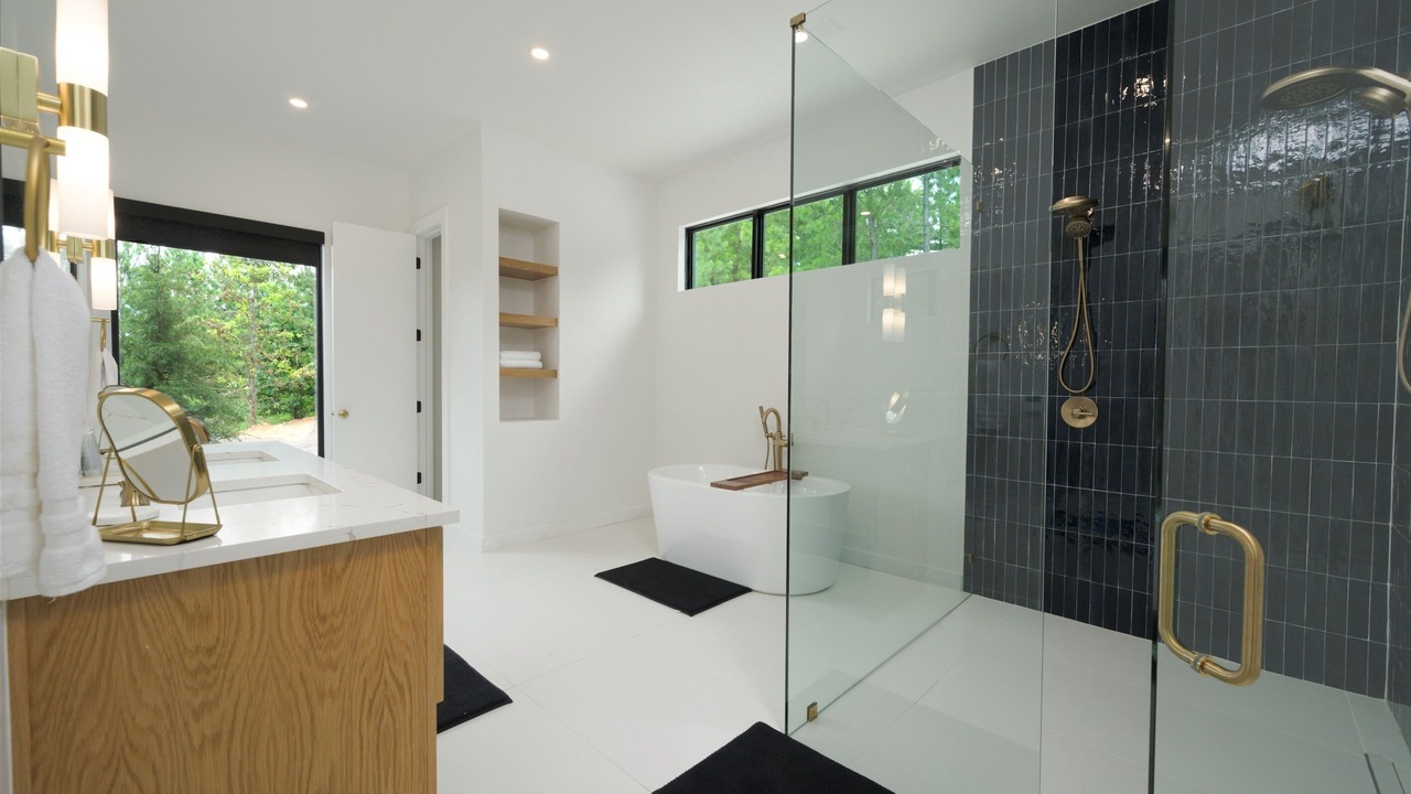Photo of Bathroom in Broken Bow