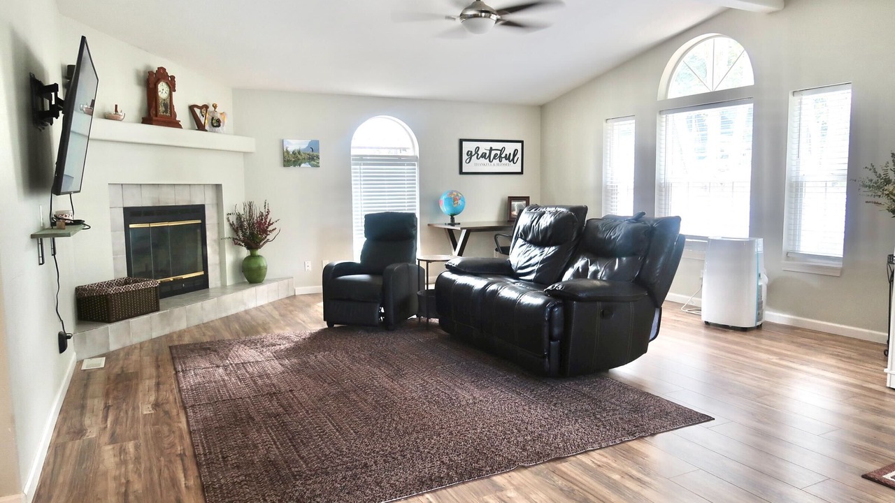 Photo of Livingroom in West Hazel Dell