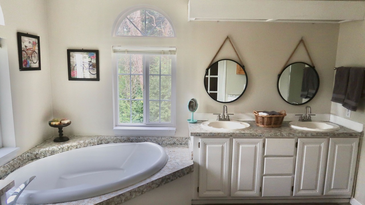 Photo of Bathroom in West Hazel Dell