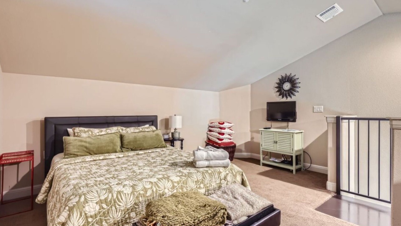 Photo of Bedroom in Lakeway