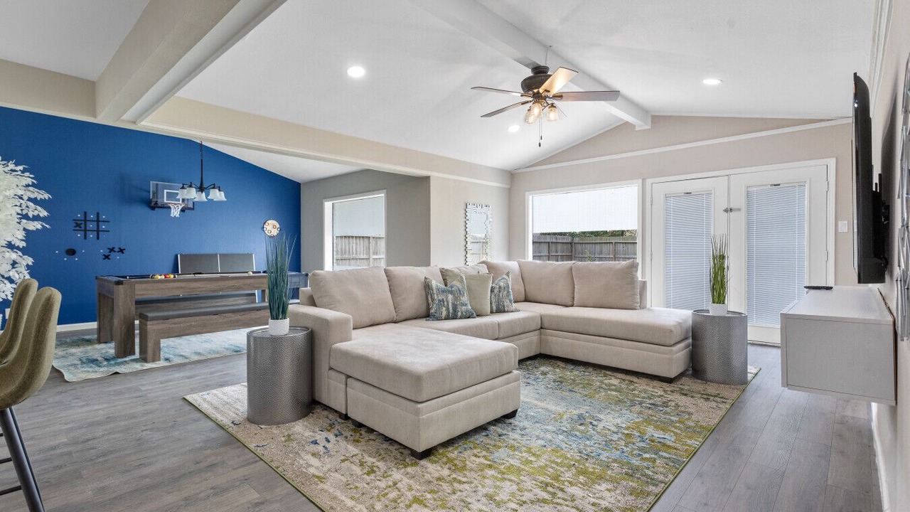 Photo of Livingroom in Spring Branch West