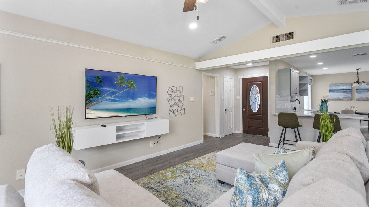 Photo of Livingroom in Spring Branch West