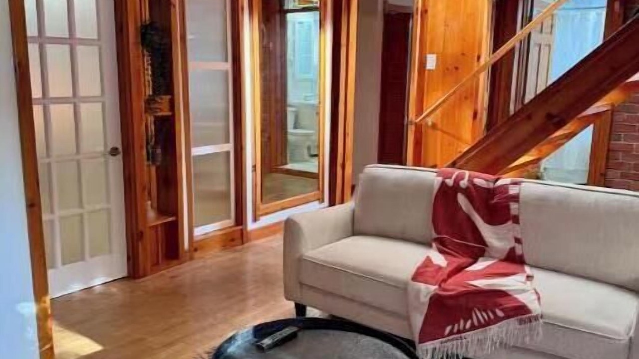 Photo of Livingroom in Sherbrooke