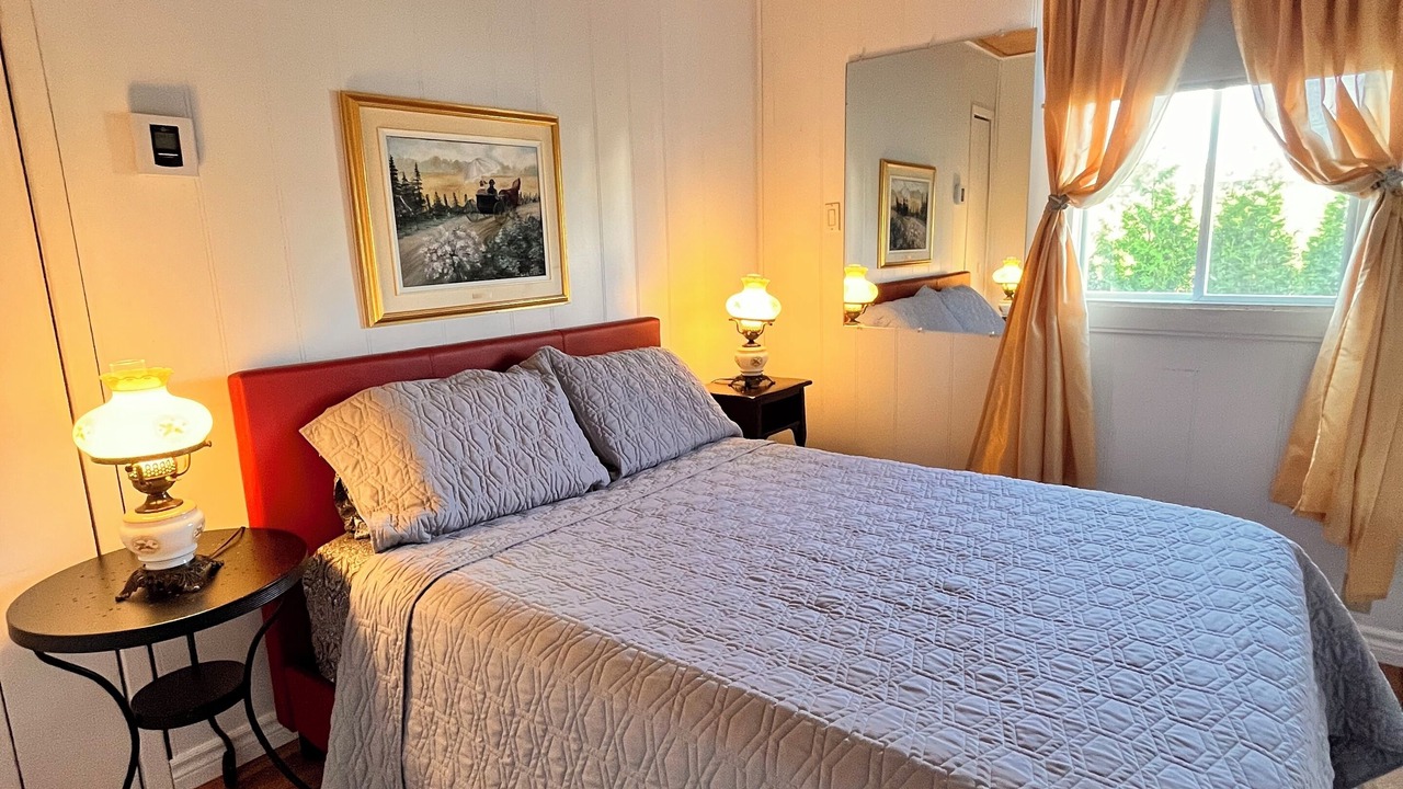 Photo of Bedroom in St-Francois-de-l'Ile-d'Orleans