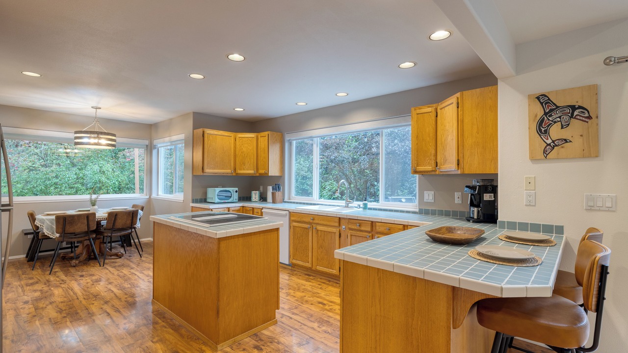 Photo of Others in Clinton