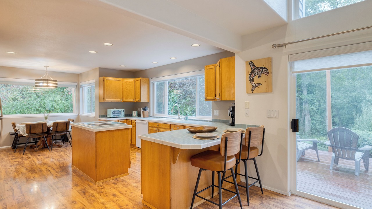 Photo of Others in Clinton