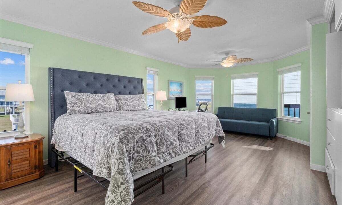 Photo of Bedroom in Pointe San Luis