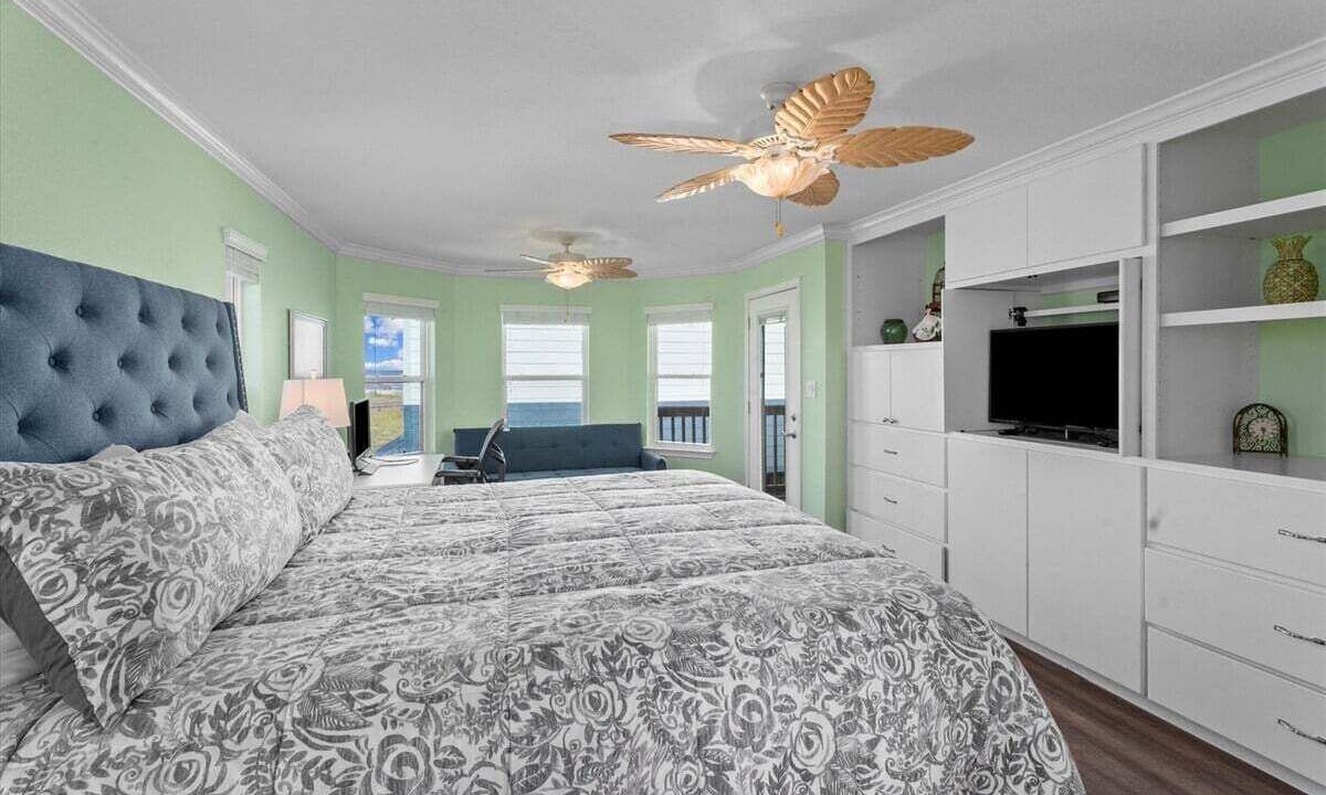 Photo of Bedroom in Pointe San Luis