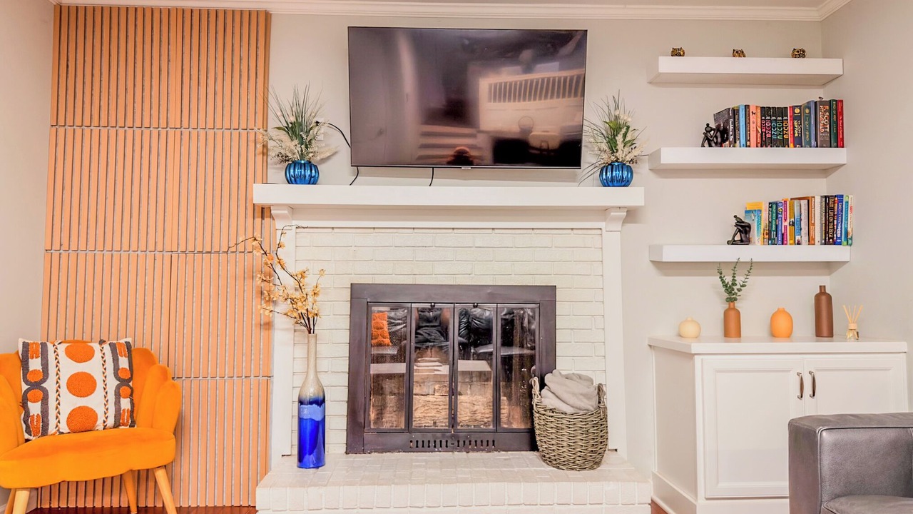 Photo of Livingroom in North Raleigh