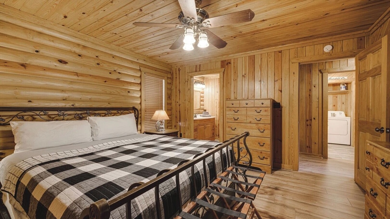 Photo of Bedroom in Amity