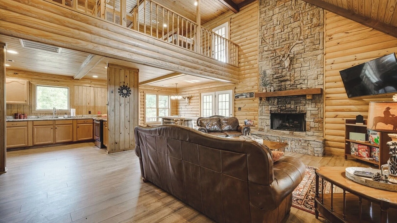 Photo of Livingroom in Amity