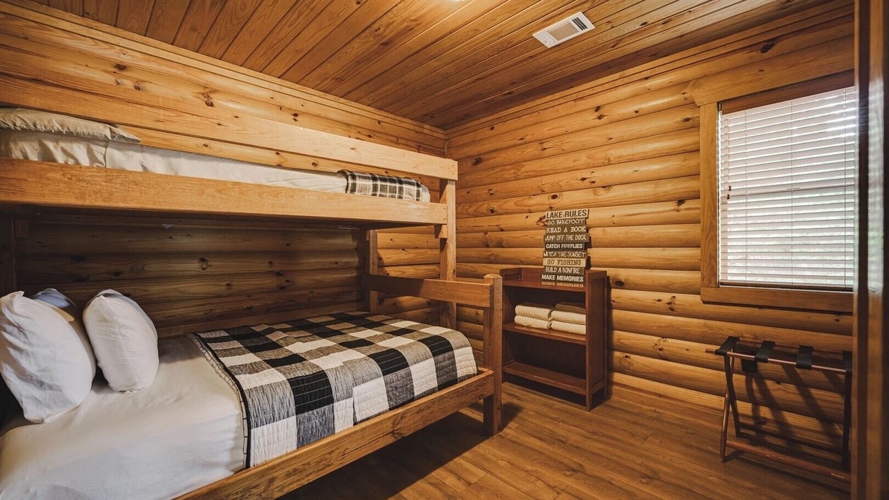 Photo of Bedroom in Amity