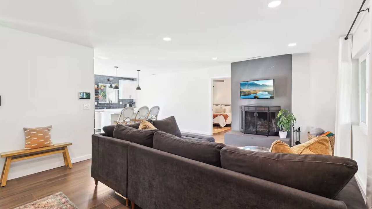 Photo of Livingroom in Rainbow CDP