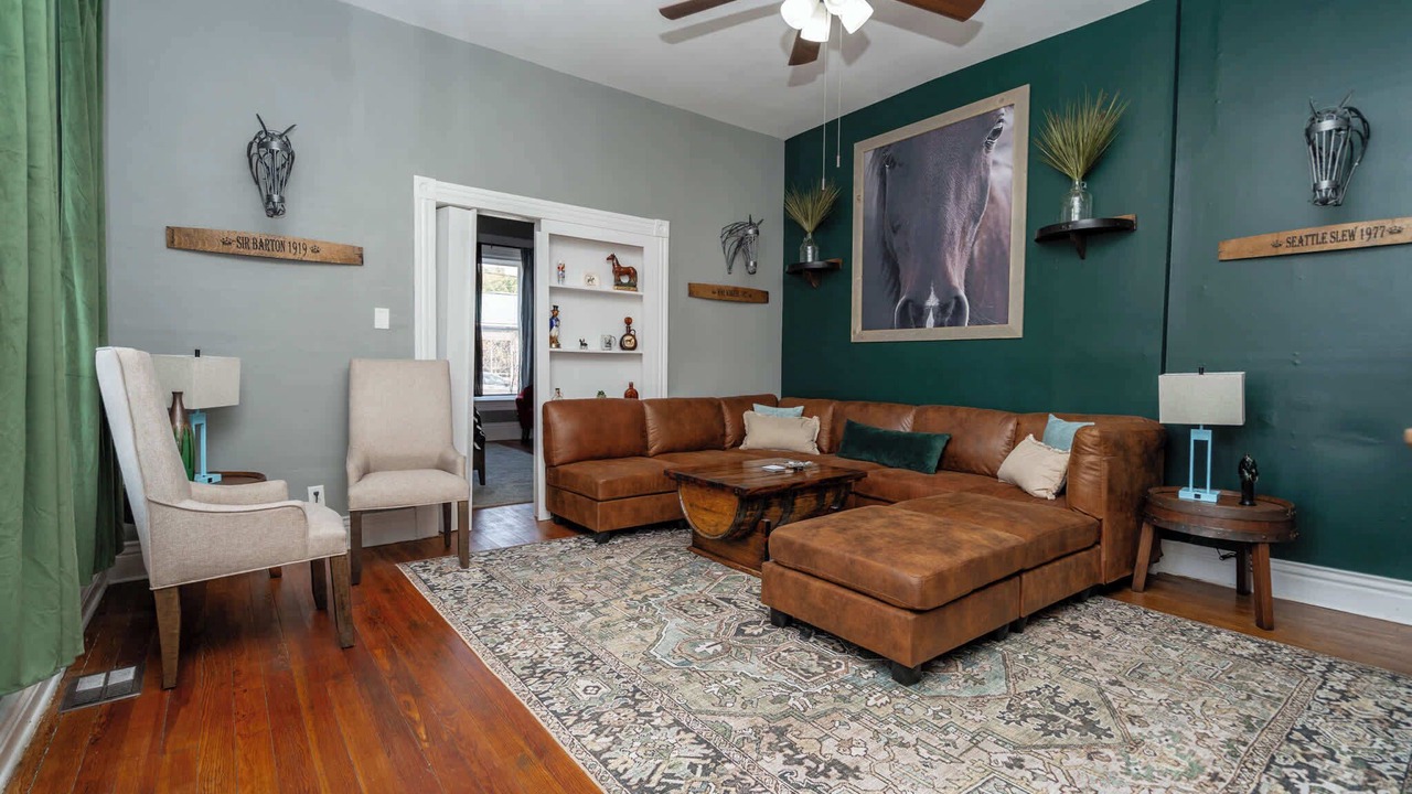 Photo of Livingroom in Phoenix Hill