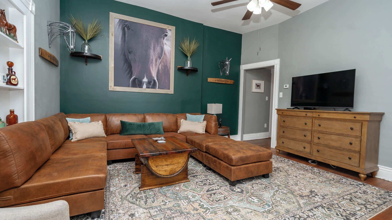 Photo of Livingroom in Phoenix Hill