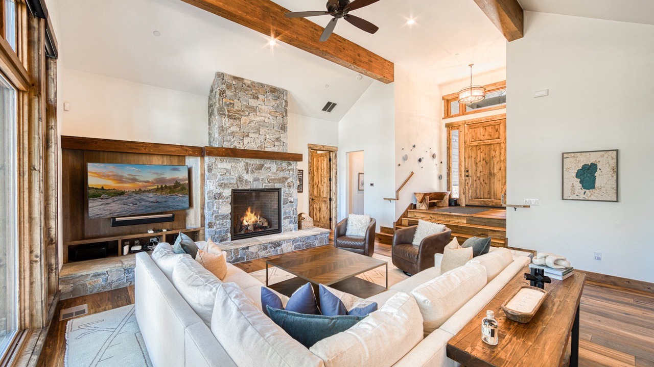 Photo of Livingroom in Ponderosa Palisades