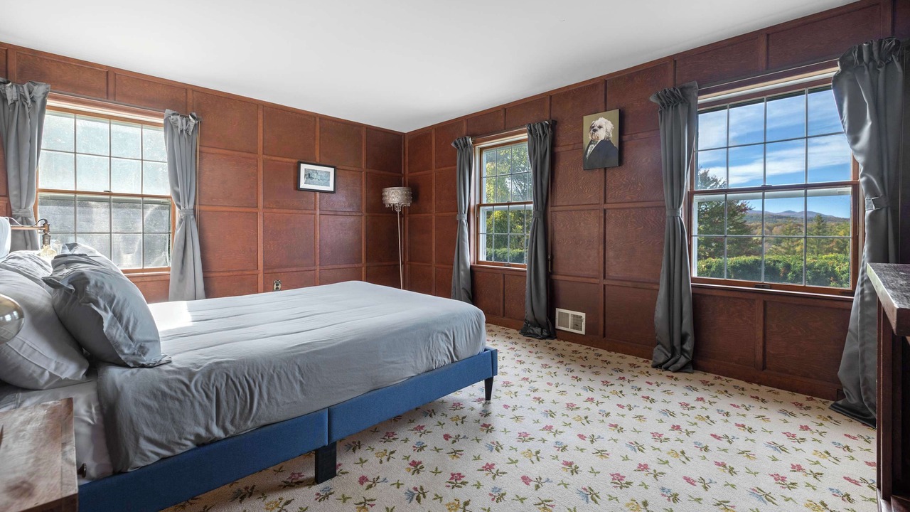 Photo of Bedroom in Clarendon