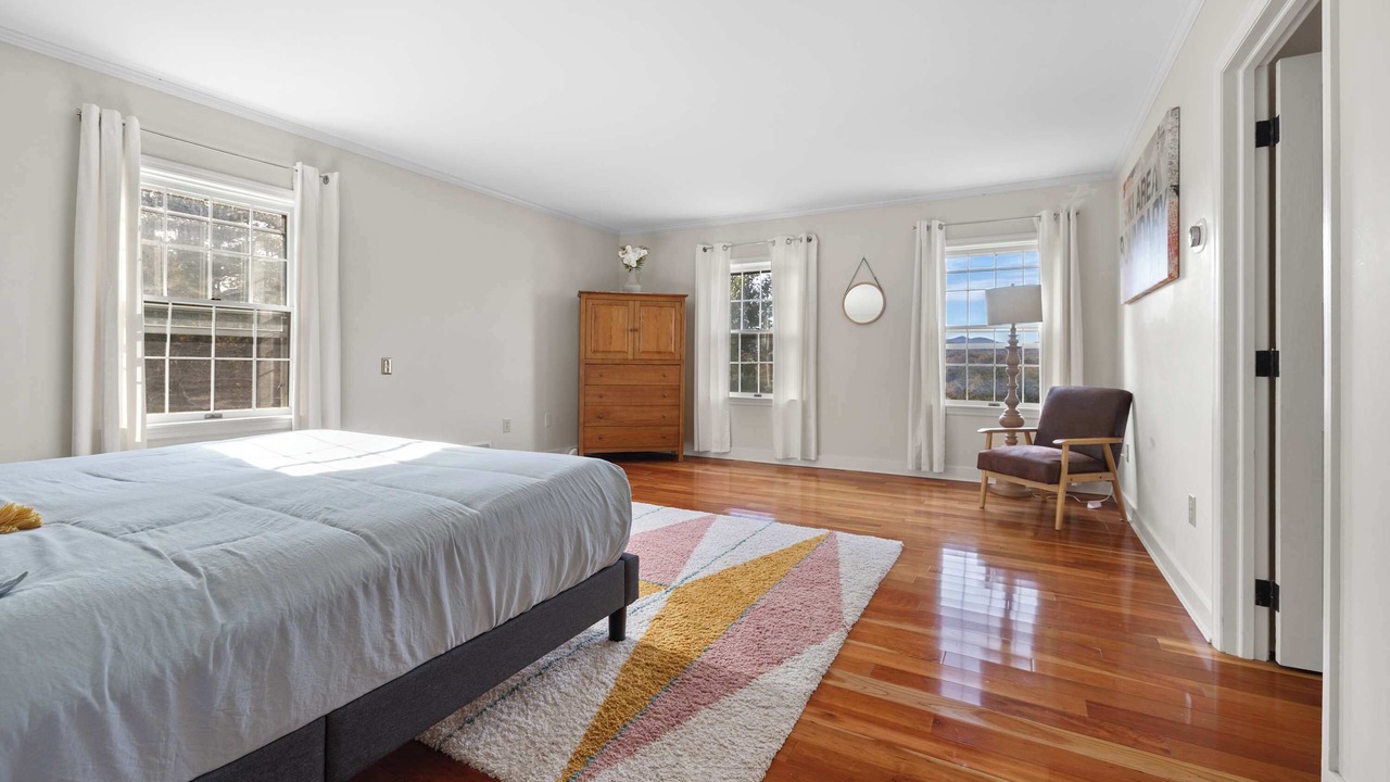 Photo of Bedroom in Clarendon