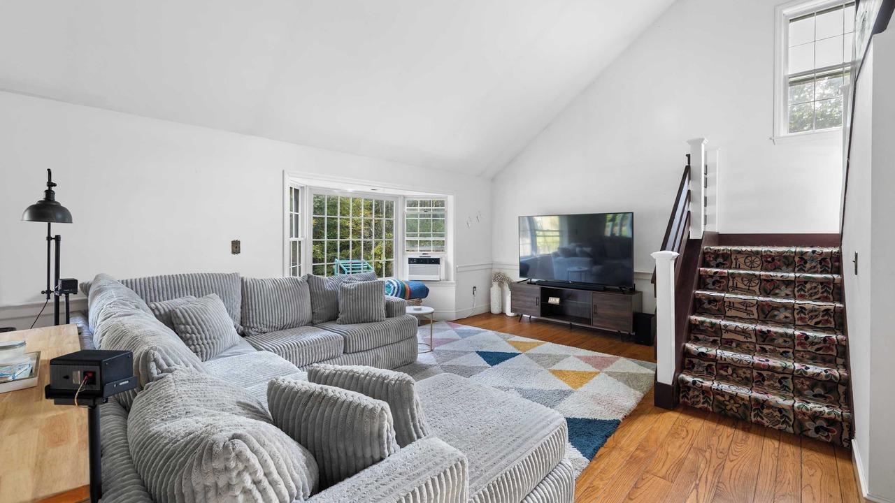 Photo of Livingroom in Clarendon