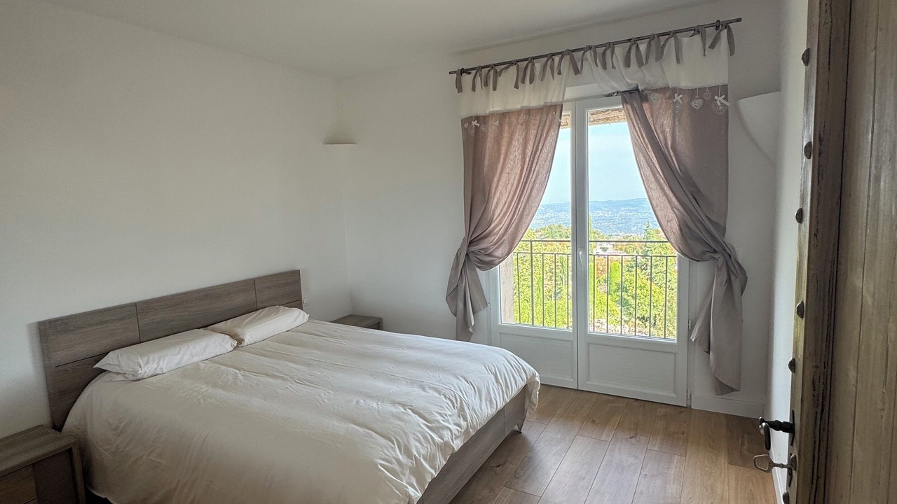Photo of Bedroom in Saint-Vallier-de-Thiey