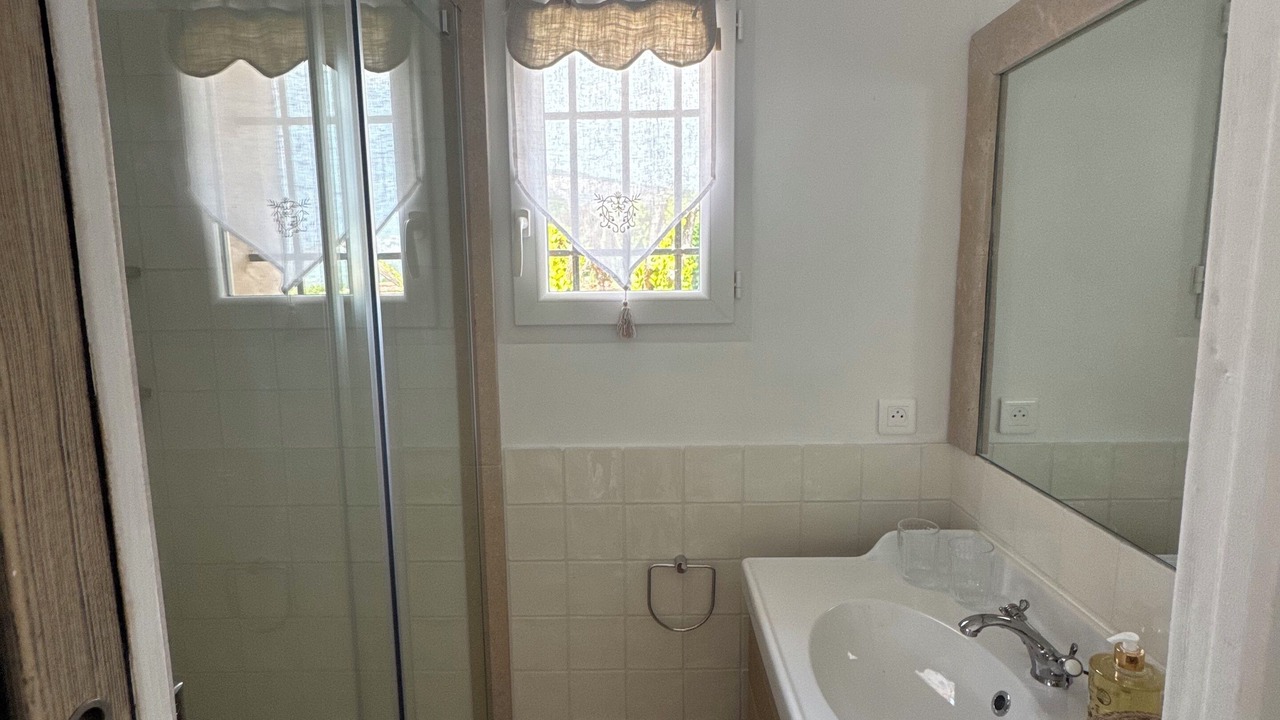 Photo of Bathroom in Saint-Vallier-de-Thiey