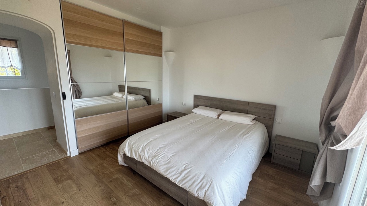 Photo of Bedroom in Saint-Vallier-de-Thiey