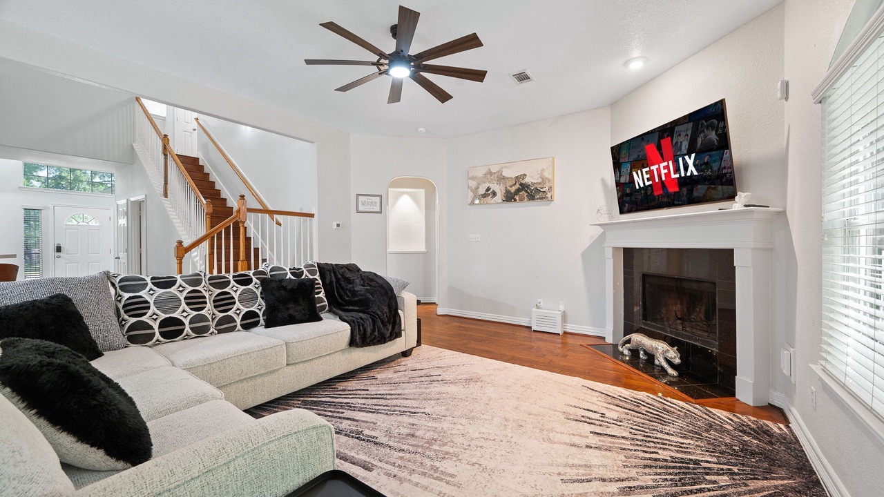 Photo of Livingroom in Spring
