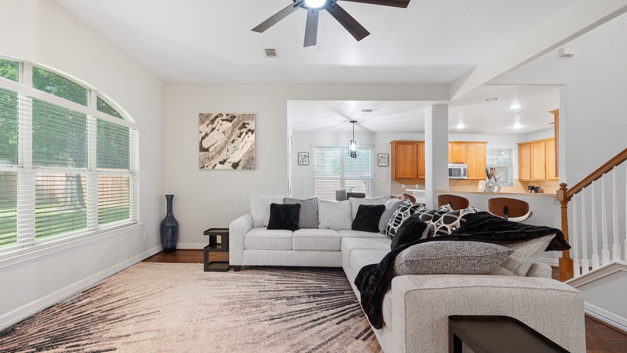 Photo of Livingroom in Spring