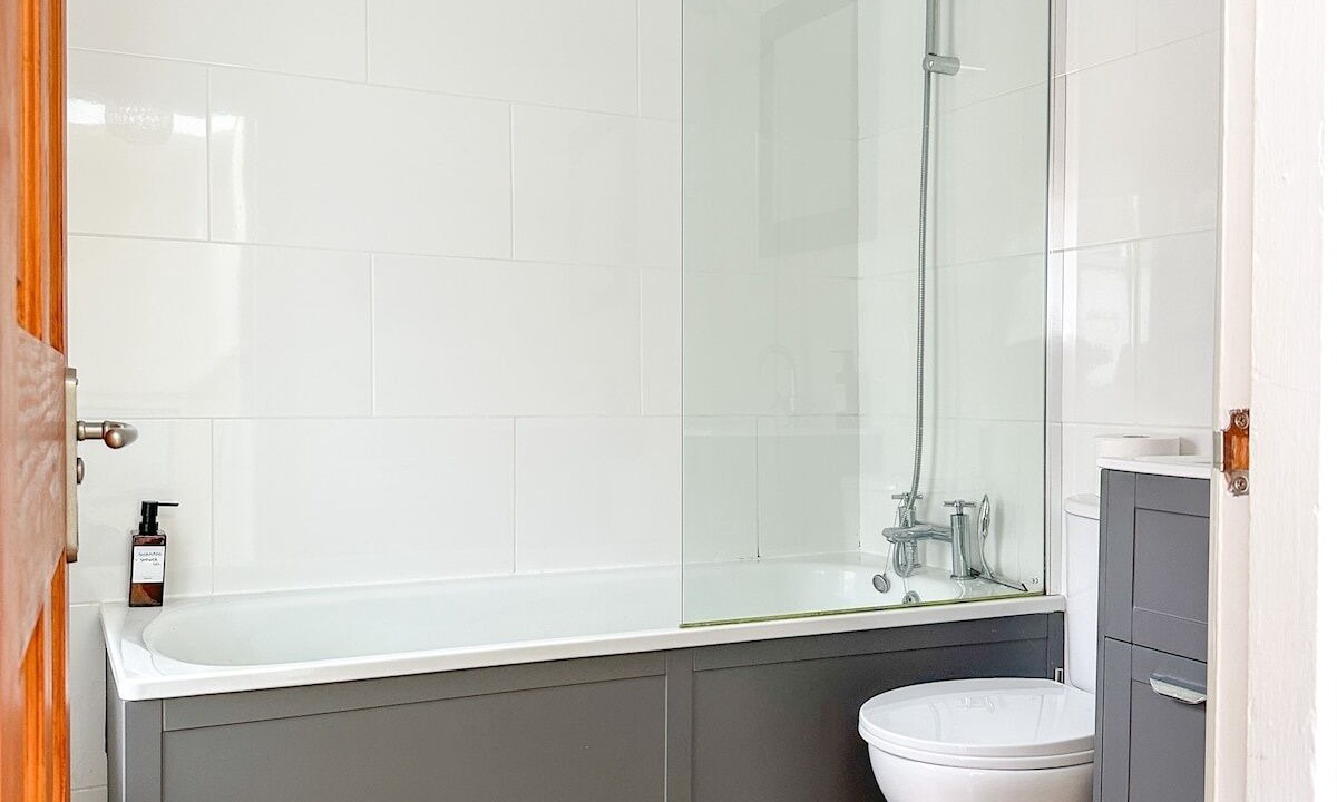 Photo of Bathroom in Cawsand