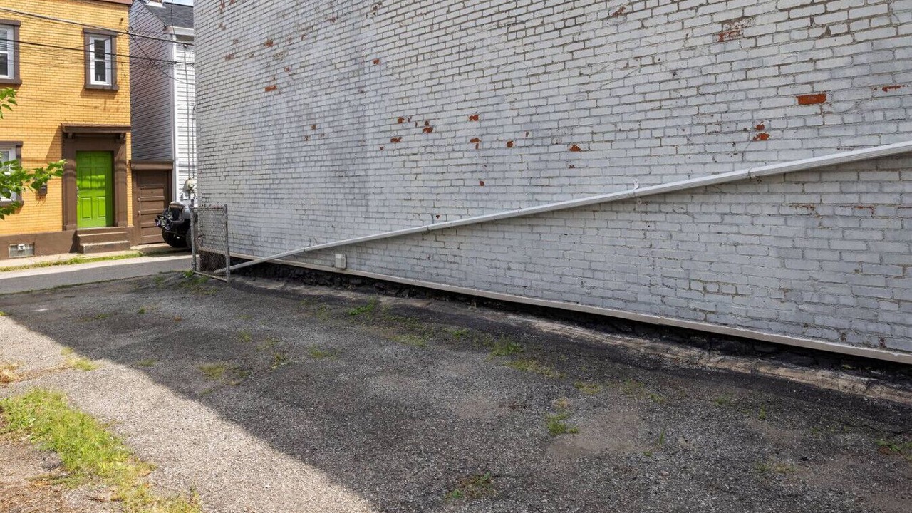 Photo of Outdoor in South Side Flats