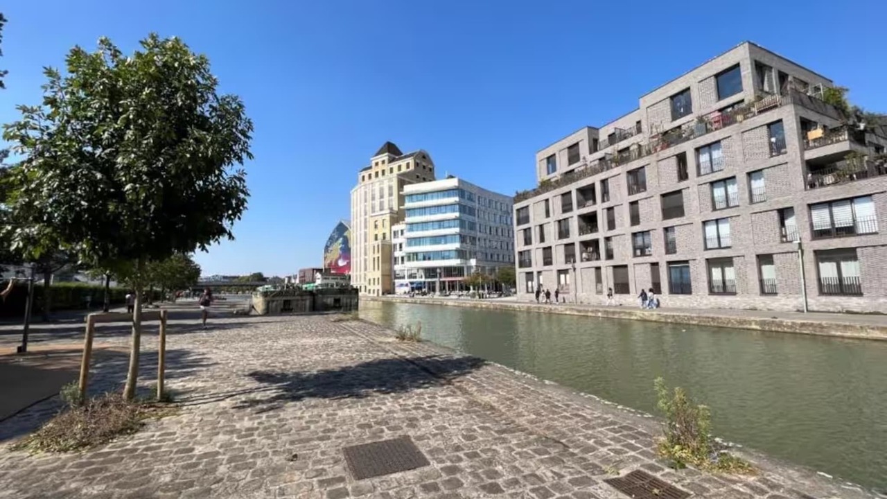 Photo of Others in Pantin