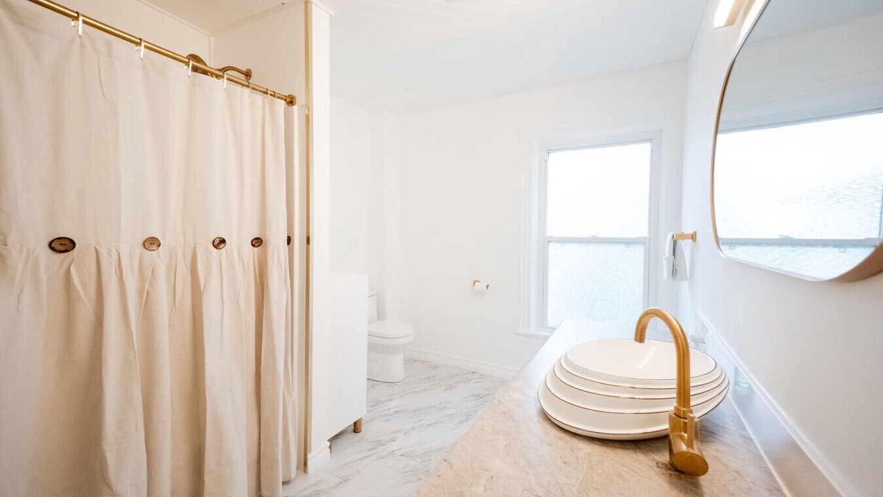 Photo of Bathroom in Carrying Place