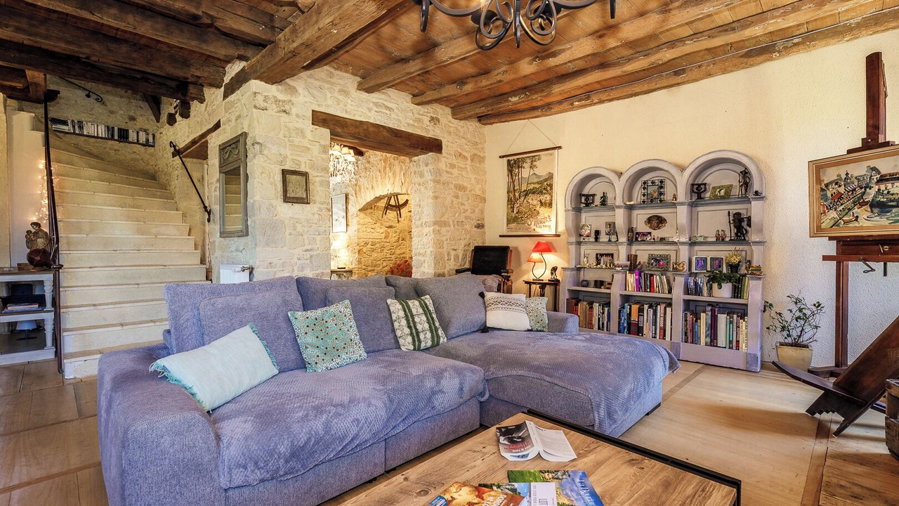 Photo of Livingroom in Degagnac