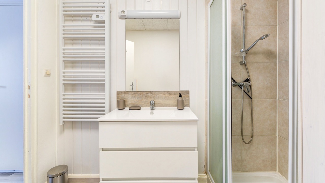 Photo of Bathroom in Saint-Gobain