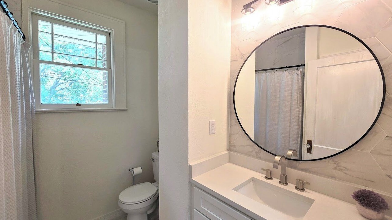 Photo of Bathroom in Avondale