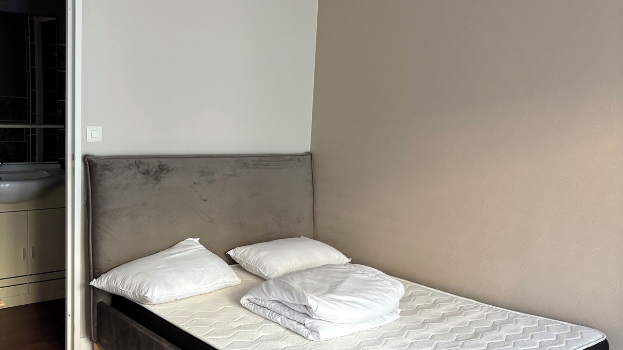 Photo of Bedroom in Republique