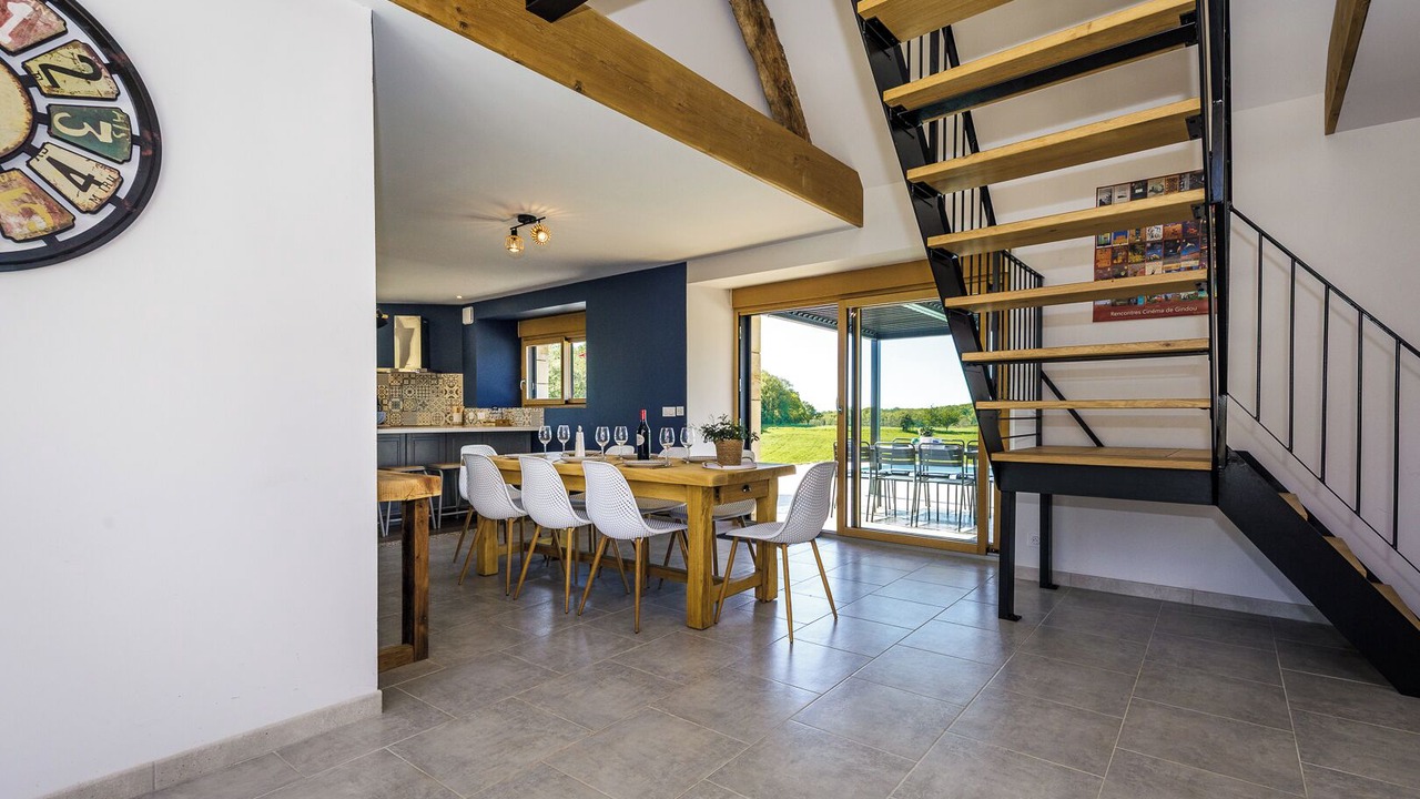 Photo of Others in Montgesty