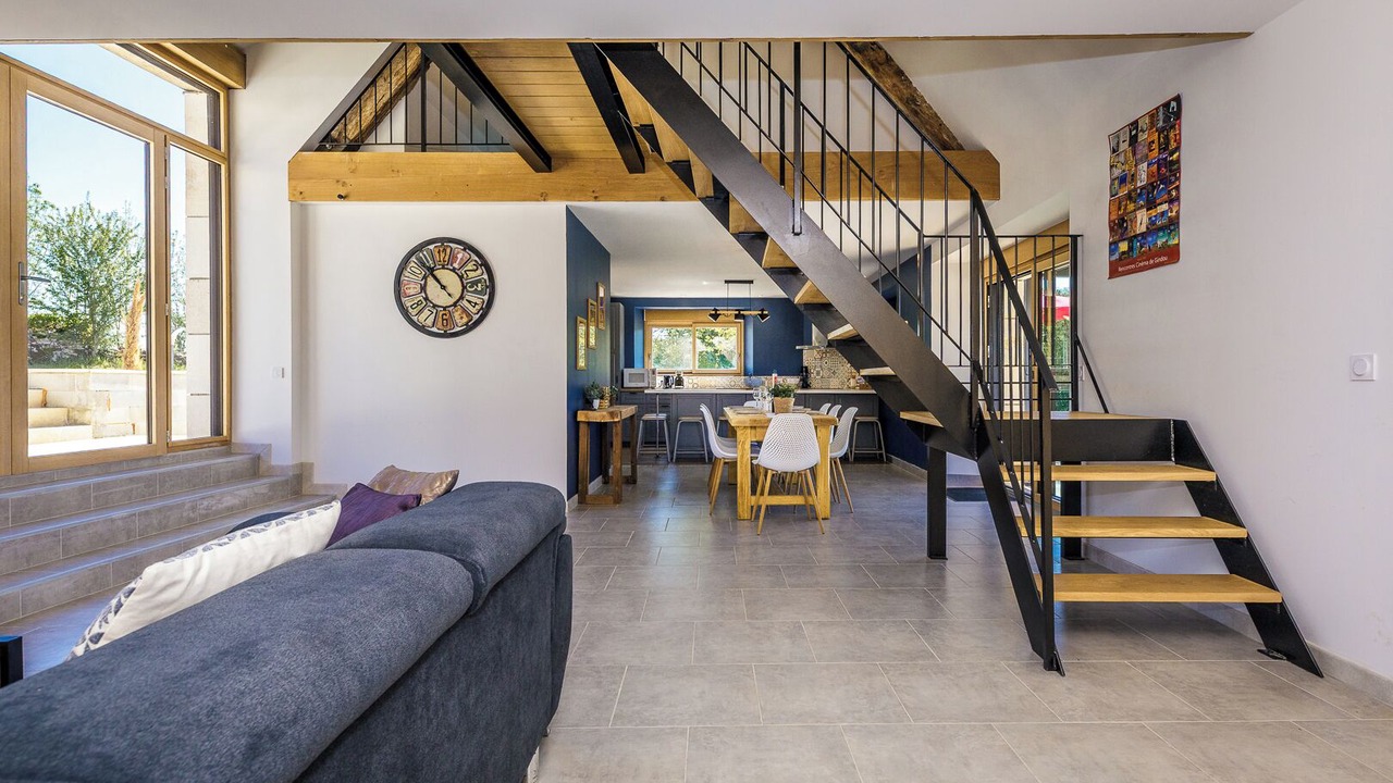 Photo of Others in Montgesty