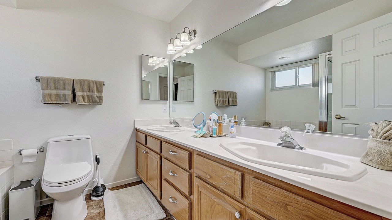 Photo of Bathroom in Canyon Gate